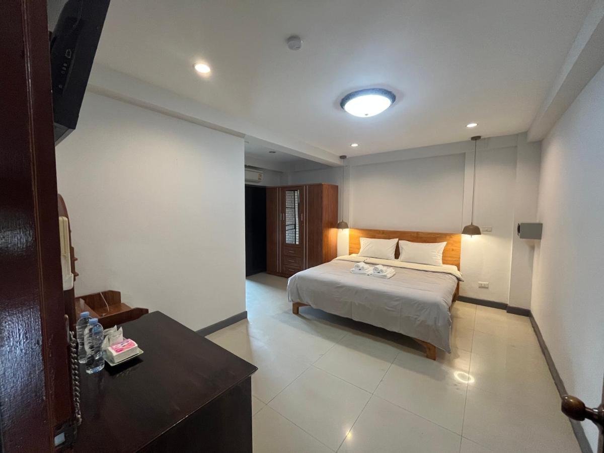 Tjr Boutique Hotel Chiang Mai Exteriör bild